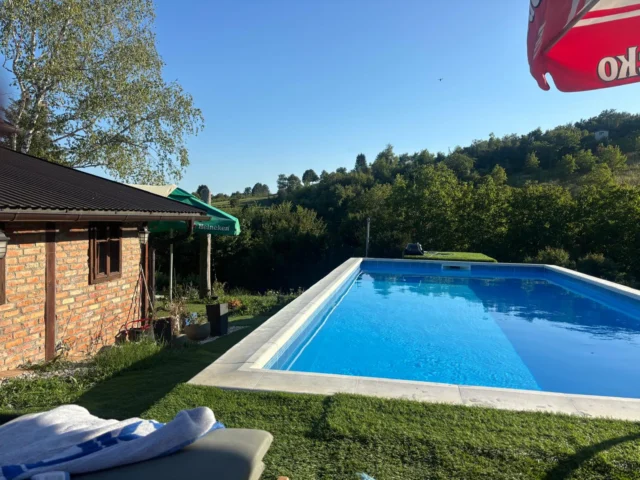 Bazen i kuća